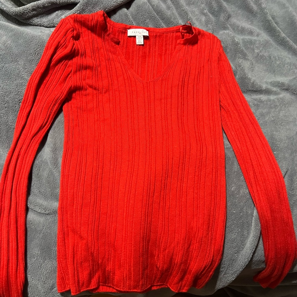 V neck long sleeve shirt